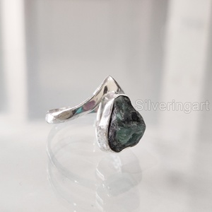 Joyería de piedra áspera Anillo de mujer Esmeralda AAA natural Piedra preciosa cruda May Birthstone V Crown Band Jewelry Anillo de plata esterlina 925 - Product Image 3