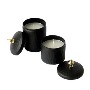 Ensemble de 2 bocaux à bougie en métal avec main dorée, Design de luxe, meilleure vente, Table, décor de noël - Product Image 1