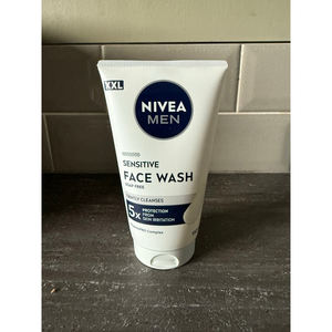 Limpiador Diario Calmante para la Piel para una Piel Fresca Nivea Men Sensitive Face Wash y Calma la Piel - Product Image 4