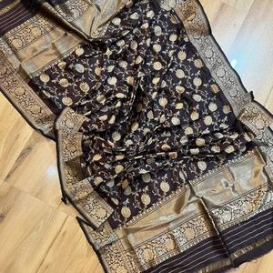 Saris de seda brocados hechos a medida en botella verde reventa por Diseñadores de ropa para bodas fiestas seda pura certificada para adultos - Product Image 2