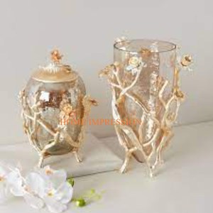 Vases et pots de table en verre transparent avec support en aluminium poli or Conception admirable Vase à fleurs de jardin unique fait à la main - Product Image 2