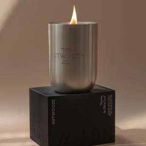 Pot à bougie en métal de qualité supérieure, bougie en cire de soja personnalisée disponible, pots à bougie ronds, bougie en cire de soja parfumée, contenants à bougie décoratifs uniques - Product Image 2