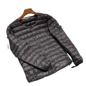 Chaqueta informal de invierno 2025 de alta calidad para hombre, acolchado impermeable ligero empaquetado personalizado con cuello levantado - Product Image 1