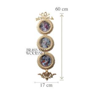 Cadre mural orné en laiton doré avec triple œuvres d'art en porcelaine décoration vintage faite à la main design en laiton de luxe pour classique - Product Image 2