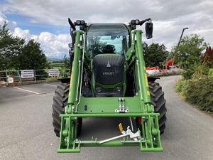รถแทรกเตอร์ฟาร์ม Fendt 724 Vario รุ่นปี 2019 ประสิทธิภาพระดับพรีเมียม 240 แรงม้า ระบบเกียร์ขับเคลื่อน เทคโนโลยีขั้นสูง พร้อมหัวตักด้านหน้า ประสิทธิภาพสูงสุด - Product Image 2