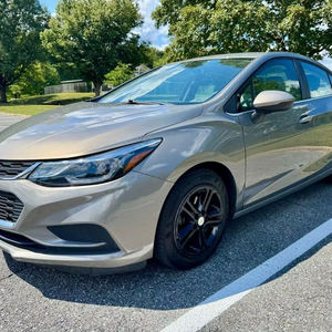 Chevrolet Cruze LT berline à traction avant d'occasion 2018 - Product Image 1