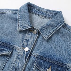 Veste en jean personnalisée pour femmes, poche sur la manche, style varsity, veste matelassée, jean lavable, vêtement d'extérieur en denim, élégant, décontracté, couleur personnalisée - Product Image 4