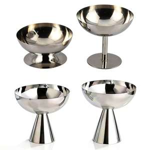 El tazón para dulces de acero inoxidable bien elaborado sirve tanto como artículo funcional como como centro de mesa decorativo. - Product Image 5