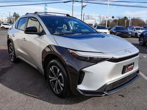 Toyota bZ4X XLE AWD Plus 2025 Usado en Buen Estado, Sin Accidentes, Volante a la Izquierda/Derecha - Product Image 4