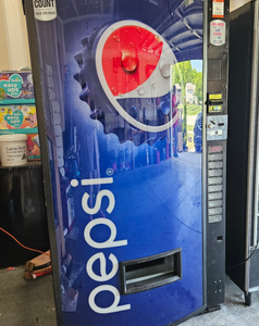 Máquinas Expendedoras Usadas en Buen Estado en Venta, 2 Dispensadores de Alimentos – 2 Dispensadores de Bebidas, Precio Bajo - Product Image 5