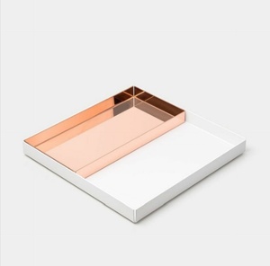 Plateau de service et plateau de rangement rond moderne en or, assiettes et plats en fer pour la décoration de la maison ou du mariage - Product Image 3