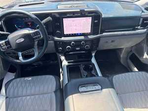 USADO, F-250 Super Duty Limited 2024, Cabina Doble, Tracción en las Cuatro Ruedas, Neumáticos R20, Interior Oscuro, Control de Crucero Adaptativo - Product Image 3