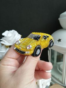 Charme et porte-clés élégant et fantaisiste avec broderie de perles en forme de papillon multicolore, de haute qualité, fait à la main, tendance et magnifique - Product Image 6