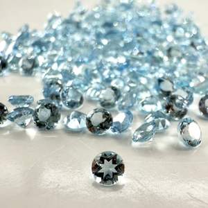 พลอยอความารีนทรงกลมสีฟ้าขนาด3มม. เป็นธรรมชาติแบบ100% สำหรับทำเครื่องประดับ - Product Image 1