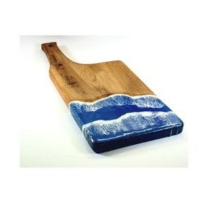 Planche à découper en résine avec bois dur robuste et tourbillon de couleur époxy, idéale pour les cuisines de la maison, les restaurants et les cafés - Product Image 4