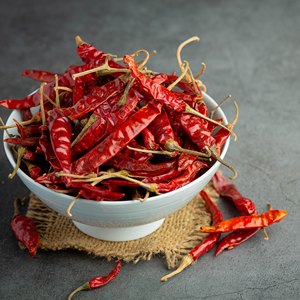 Chile rojo seco caliente y sabroso, la especia perfecta para los amantes del calor - Product Image 3