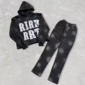 Conjunto Deportivo Unisex con Sudadera con Capucha y Logotipo, Pantalones Jogger con Efecto Desgastado y Bordado, Pantalones Acampanados con Lavado Ácido - Product Image 3