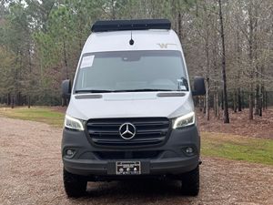 Voiture d'occasion fiable 2023 Mercedes-Benz Sprinter 2500 Winnebago Revel 4x4 - Product Image 6