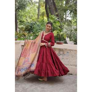 Nuevo traje lanzado de 3 piezas de fiesta festiva trabajo pesado trajes de algodón puro con telas dupatta con costura y trabajo de encaje de espejo - Product Image 1