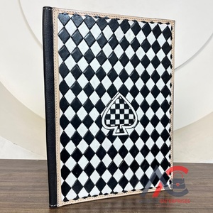 Nouvel arrivage de classeur de documents A4 en cuir usiné à la main, design à carreaux de luxe, classeur en cuir véritable, dossier de réunion de bureau - Product Image 1