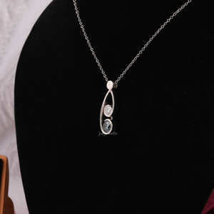 Colgante personalizado de mano loco nuevo con diamante de laboratorio redondo y azul hecho en oro macizo de 14kt utilizado para todas las ocasiones para mujeres - Product Image 3