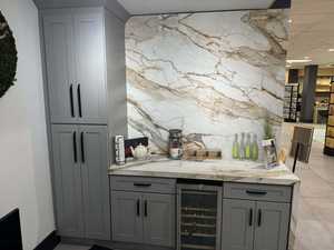 Muebles de Cocina Modernos de Diseño de Lujo en Madera Maciza con Acabado en Color Claro de Fabricante Vietnamita - Product Image 4