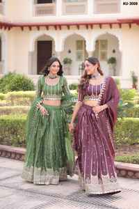 Traje Tradicional Indio, Lehenga Choli con Bordado de Lentejuelas y Zari Dorado, para Bodas y Festivales, para Mujer - Product Image 3