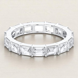 Bague de mariage éternelle en platine pour femme, sertie de moissanite taille émeraude E-F/VVS-VS de 3,20 carats - Product Image 2