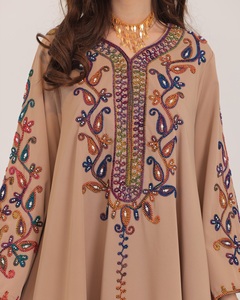 Abaya longue en satin de luxe sur mesure en gros pour femmes Petite robe islamique de Dubaï à manches longues faite à la main Anti-rides Mode modeste - Product Image 3