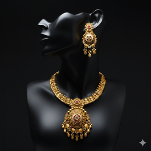 Conjunto de Gargantilla Antigua de Oro de 22K con Incrustaciones de Rubí y Esmeralda Meenakari, Joyería Fina de Templo - Product Image 2