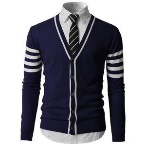 Pull en tricot à col en V boutonné unisexe de couleur rouge classique de haute qualité, doux et chaud, à manches longues, uniforme - Product Image 2