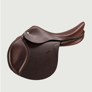 Silla de montar ligera para equitación, asiento equilibrado diseñado para entrenamiento de salto, comodidad, control y uso en deportes de campo. - Product Image 4