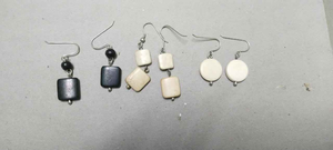 Pendientes étnicos hechos a mano con cuentas, cuentas de hueso blanco y negro en varios tamaños, accesorios de joyería tribal amarilla, venta al por mayor - Product Image 1