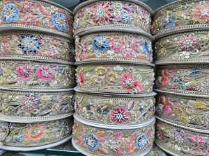 Bordure en dentelle dorée brodée à la main, style miroir africain, largeur 25 mm, couleur personnalisée, pour vêtements, chaussures et sacs - Vente en gros - Product Image 2