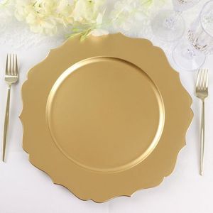 Placas de cargador de metal de diseño antiguo de calidad superior con detalles ornamentales para cenas formales y eventos especiales - Product Image 3