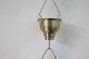 Cadena de lluvia colgante de diseño clásico Cadena de lluvia de metal con forma de flor de hierro grueso para uso decorativo al aire libre - Product Image 4