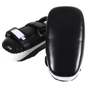 Écran de frappe de boxe en cuir et PU de haute qualité avec rembourrage épais pour les coups puissants et l'entraînement de frappe, durable et protecteur - Product Image 3