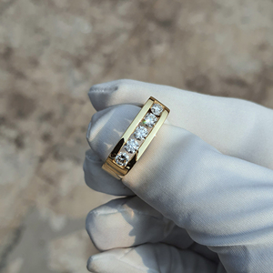 Bague exclusive en or 10 carats pour la fête des pères, coupe ronde, qualité D VVS, moissanite, bijoux éthiques et durables, cadeau pour père - Product Image 3