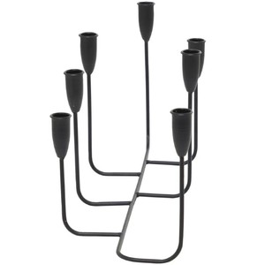 Le candélabre conique à sept plaques en métal noir est un luminaire décoratif conçu pour contenir sept bougies coniques - Product Image 5