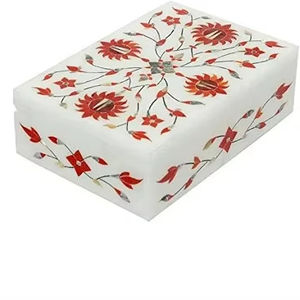 กล่องเครื่องประดับหินอ่อนสีขาวหรูหราพร้อมสลักทองเหลืองที่สลับซับซ้อน - Product Image 1