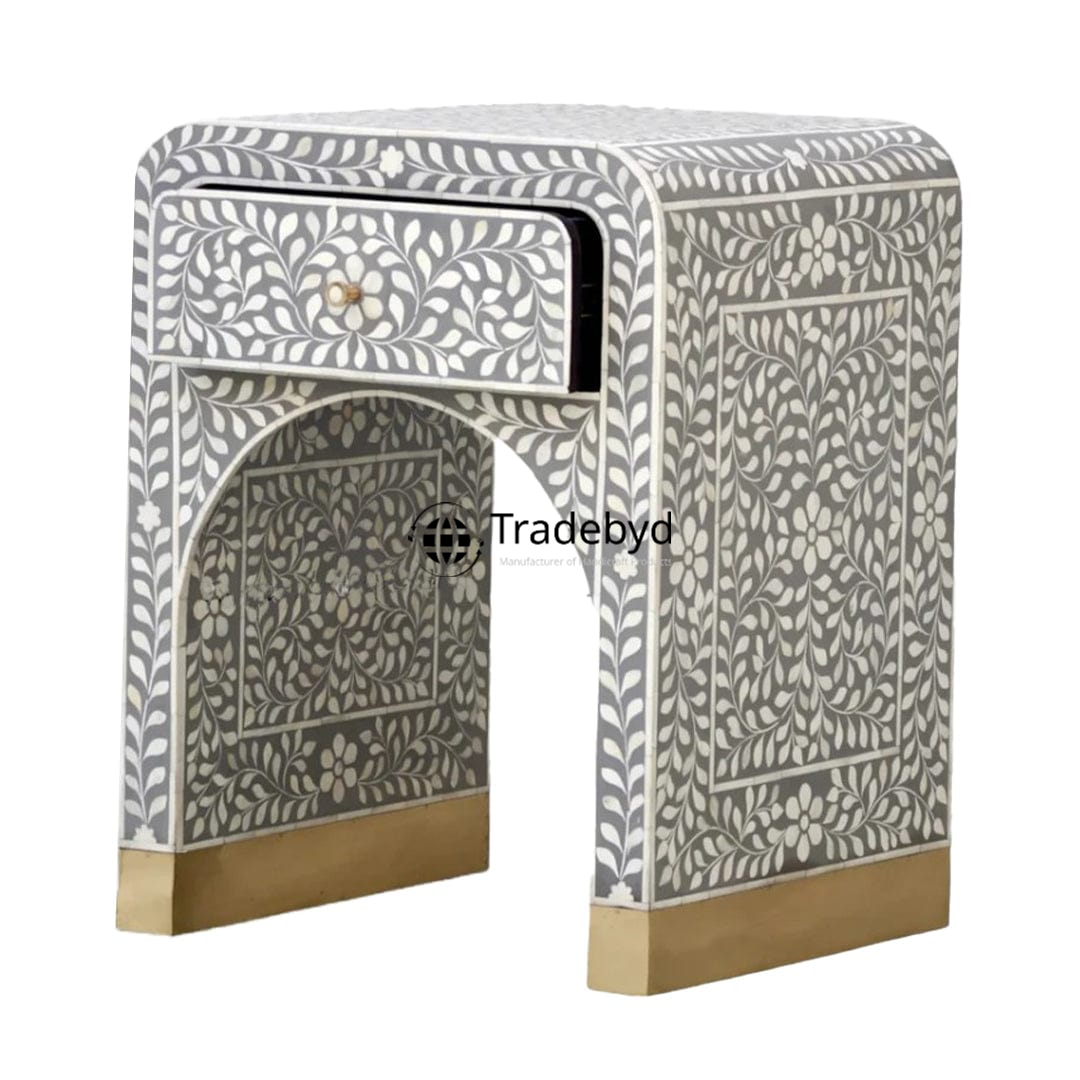 Available in different Colors