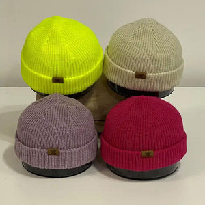 Venta al por mayor de gorros de hombre con logotipo personalizado, gorros de punto cálidos de invierno de primera calidad, gorros cómodos transpirables a la moda, ropa informal - Product Image 2