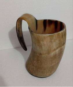 Taza de Cuerno de Búfalo Natural Hecha a Mano con Acabado Pulido, Asa Resistente, Tapa de Bambú, Estilo Contemporáneo para Cerveza, Vino, Jugo, Uso en Fiestas - Product Image 6