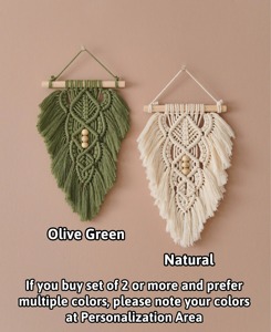 Suspension murale en macramé à feuilles décoratives avec accents de perles pour une décoration intérieure chaleureuse et un style mural contemporain en provenance d'Inde - Product Image 4