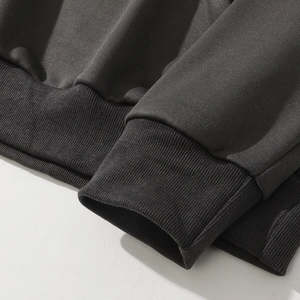 Sudadera con pedrería premium con detalles brillantes, unisex, estilo urbano, ideal para compradores de moda atrevida. - Product Image 3