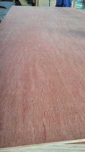 Contreplaqué en placage de Bintangor de première qualité au design moderne, épaisseur 12-18 mm, E2, garantie 1 an pour les hôtels et les meubles d'intérieur - Product Image 4