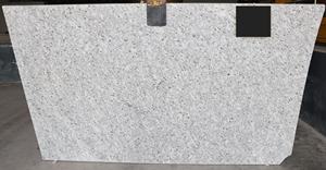 Losa de granito del sur de calidad de exportación caliente Luna blanca con acabado superficial pulido para encimera de cocina Decoración de sala de estar - Product Image 2