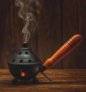 กระถางธูปสไตล์อาหรับหรูหราสำหรับตกแต่งบ้านที่ใส่ธูปโลหะสีทอง - Product Image 4