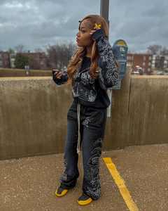 Ensemble sweat à capuche et pantalon de survêtement unisexe personnalisé en éponge française lavée à l'acide - Product Image 4