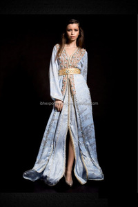 Kaftan bordado abierto frontal de dos piezas con piedra y cuentas funciona con cinturón - Product Image 1